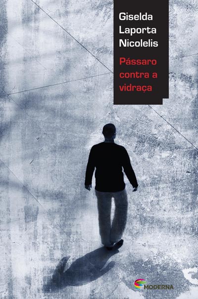 Capa Pássaro contra a vidraça